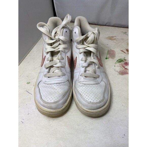 NIKE COURT BOROUGH 845107-101 SIZE 4Y WHITE PINK YOUTH SHOES 2017 - Picture 6 of 10